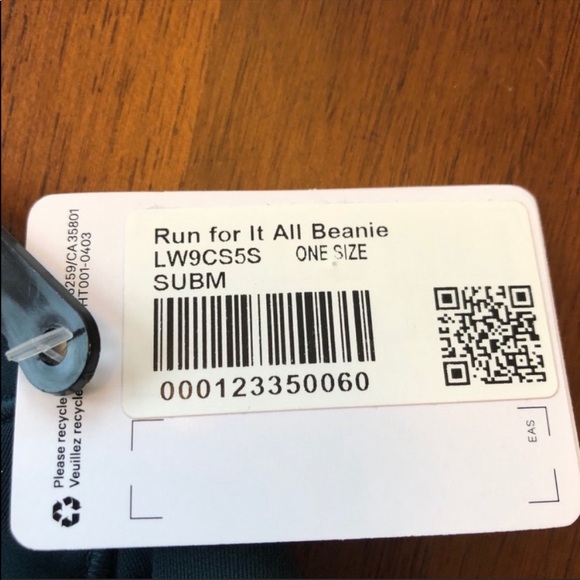 NWT Lululemon Run for It All Beanie - Picture 3 of 3